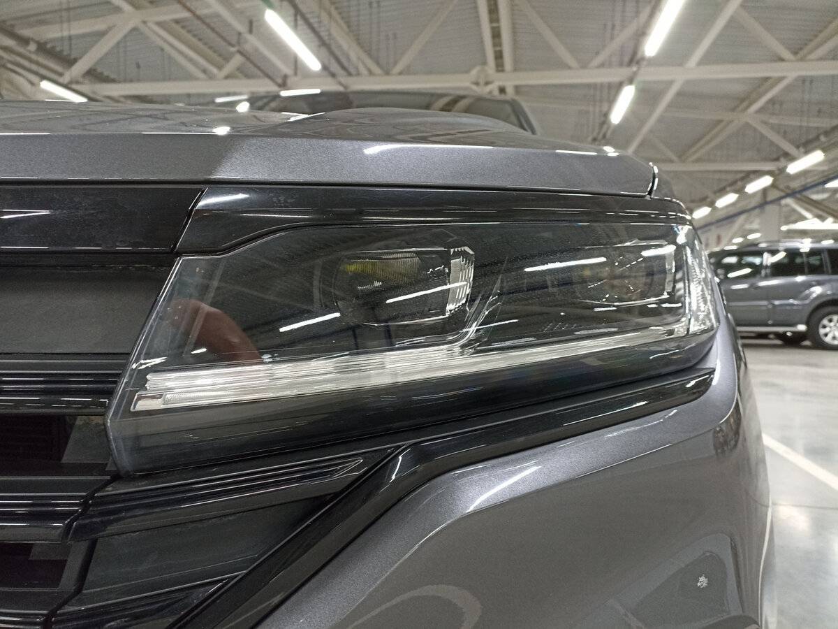 Купить Volkswagen Touareg с пробегом. Фото: #16