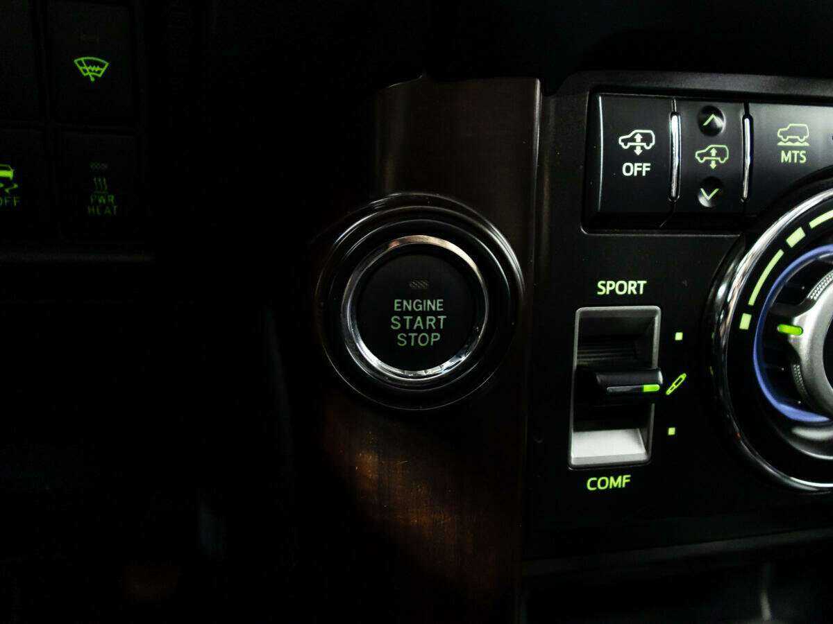 Купить Toyota Land Cruiser Prado с пробегом. Фото: #17