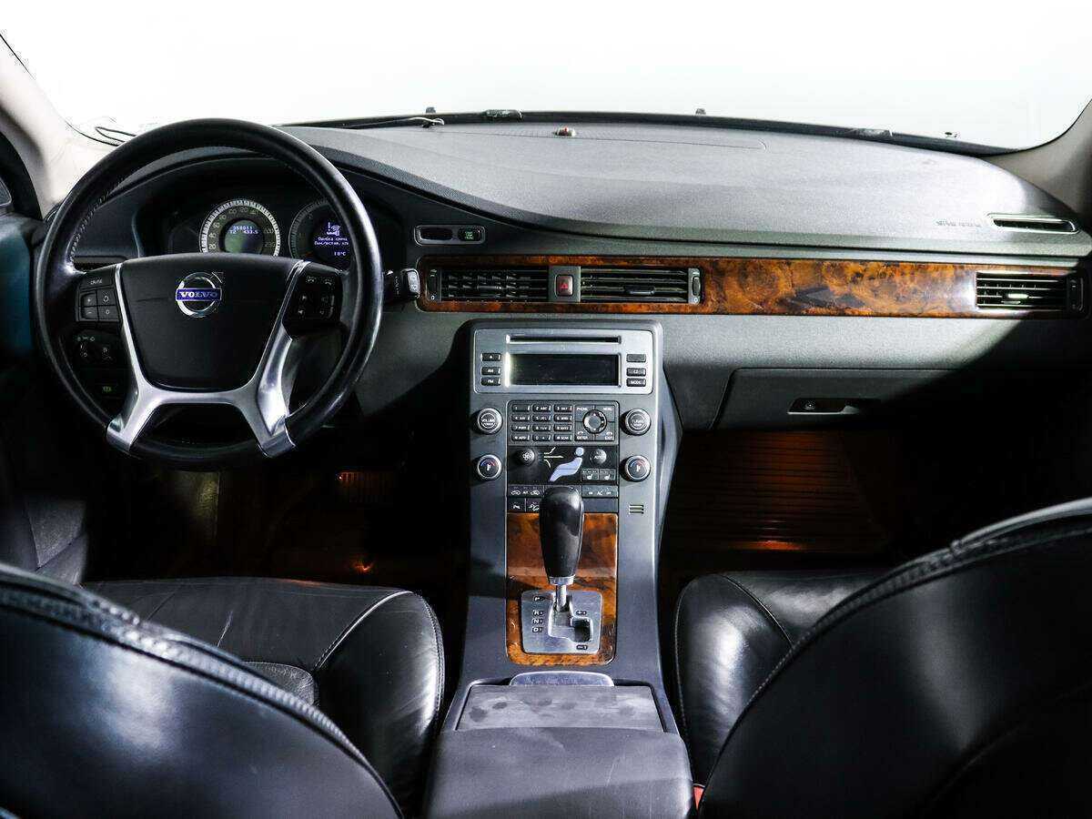 Купить Volvo XC70 с пробегом. Фото: #9