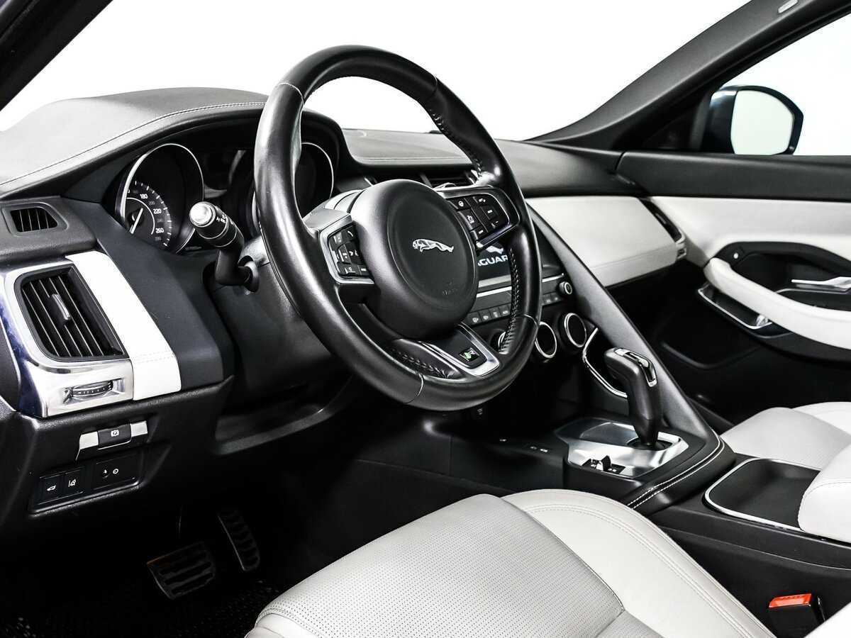 Купить Jaguar E-Pace с пробегом. Фото: #11