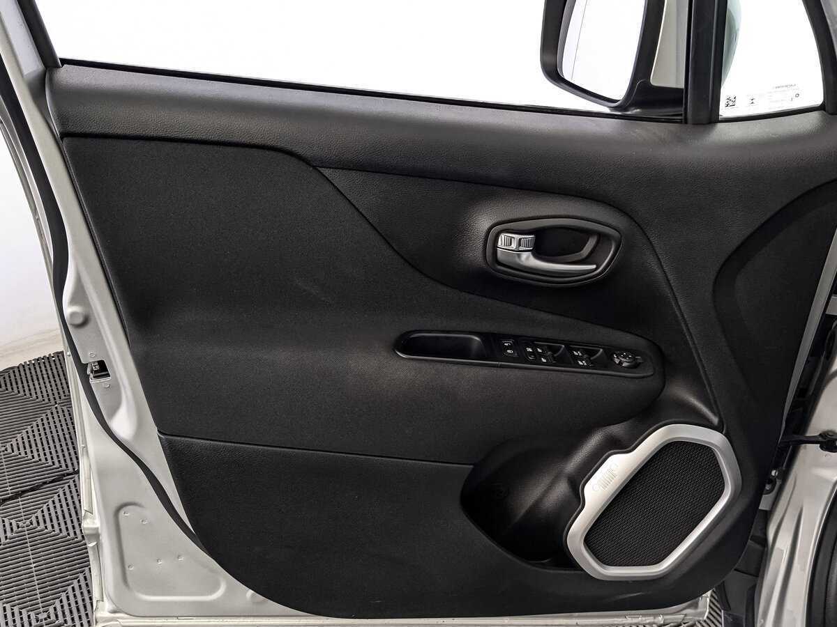 Купить Jeep Renegade с пробегом. Фото: #14