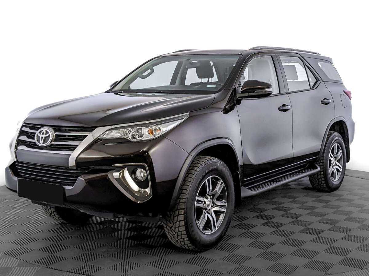 Купить Toyota Fortuner с пробегом. Посмотреть фото