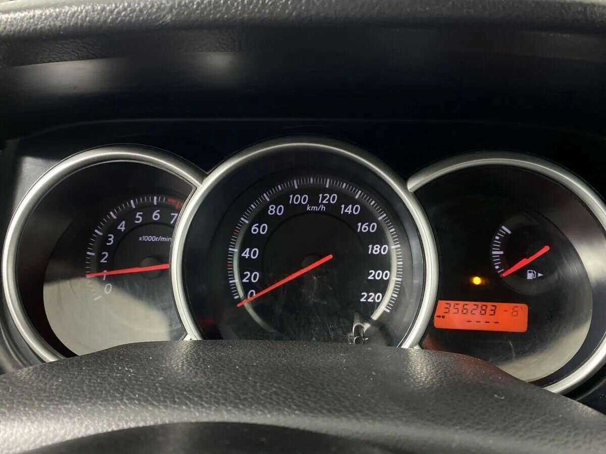 Купить Nissan Tiida с пробегом. Фото: #14