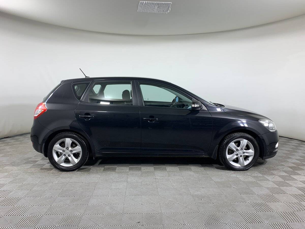 Купить Kia Ceed с пробегом. Фото: #3