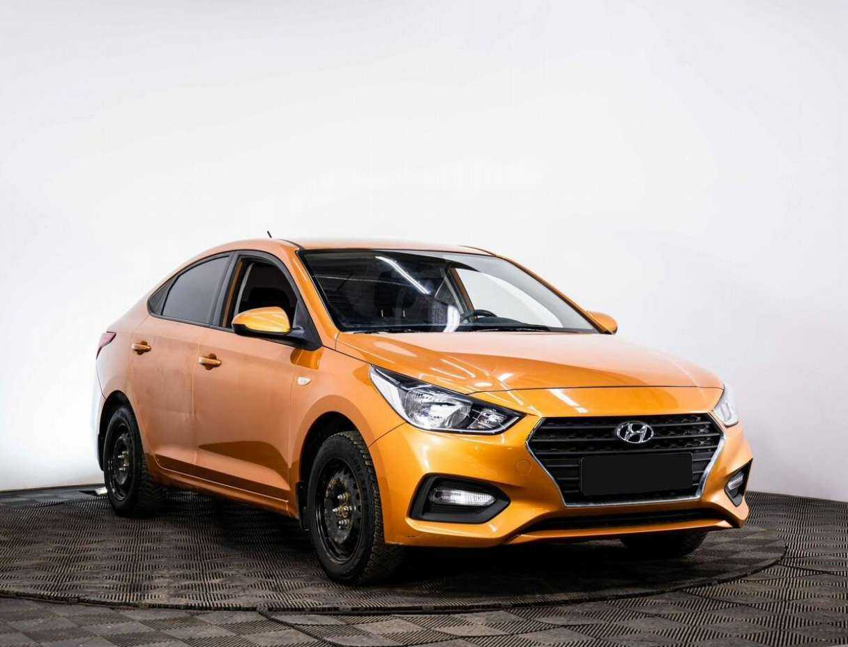 Купить Hyundai Solaris с пробегом. Фото: #2
