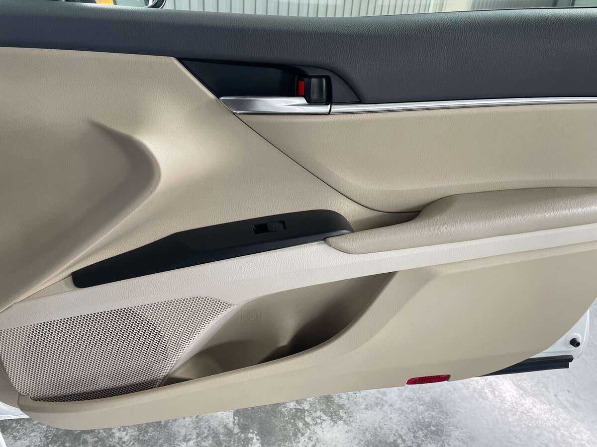 Купить Toyota Camry с пробегом. Фото: #23