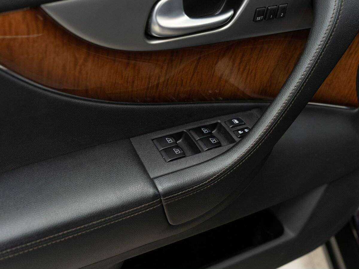 Купить Infiniti FX с пробегом. Фото: #14
