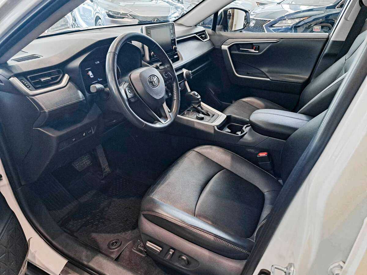 Купить Toyota RAV4 с пробегом. Фото: #13