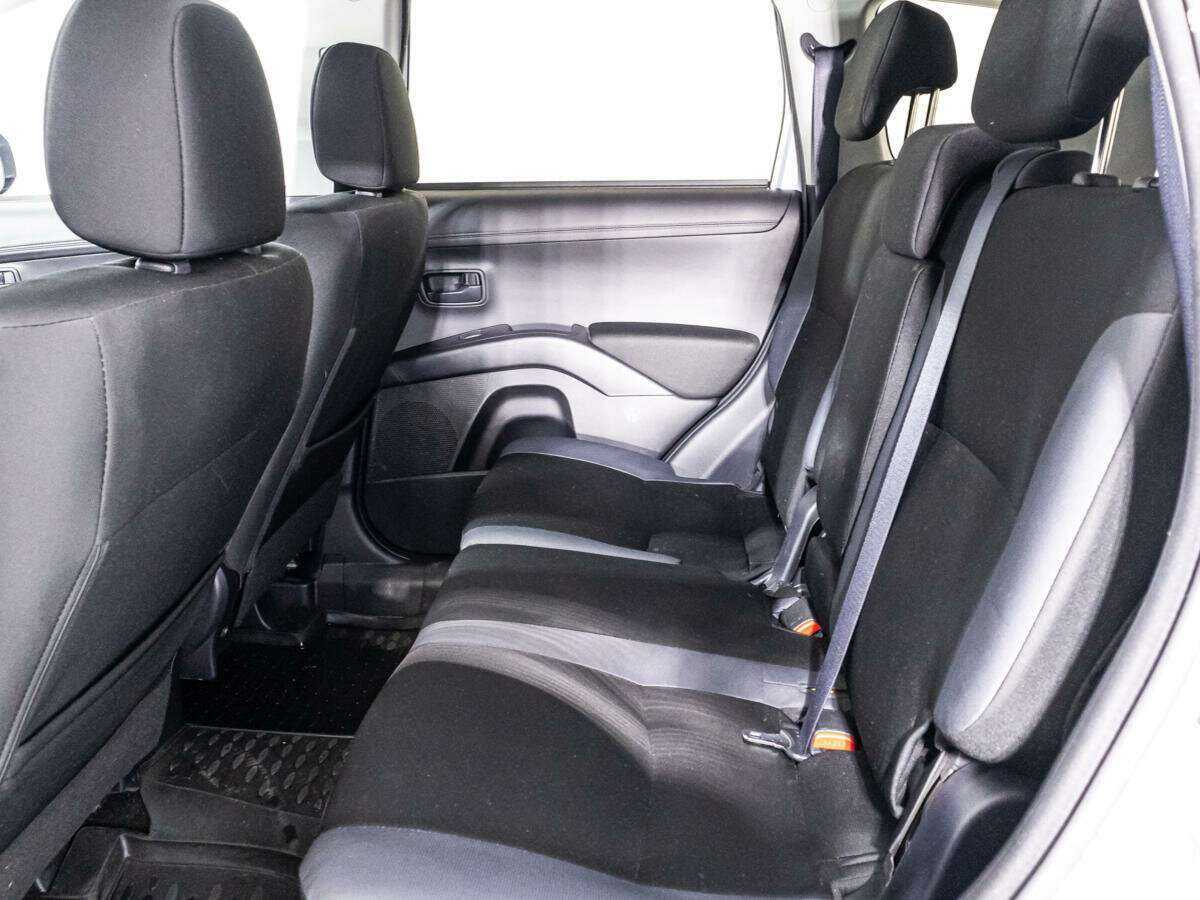 Купить Mitsubishi Outlander с пробегом. Фото: #9