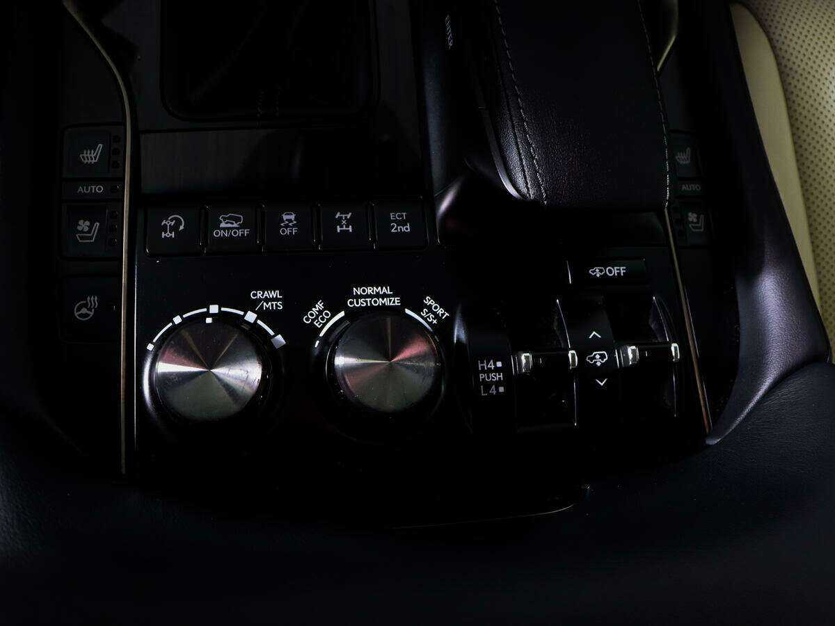 Купить Lexus LX с пробегом. Фото: #23