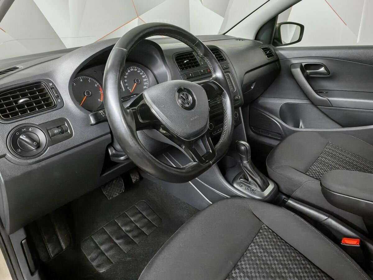 Купить Volkswagen Polo с пробегом. Фото: #13