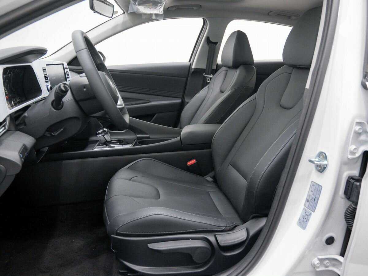 Купить Hyundai Elantra с пробегом. Фото: #14