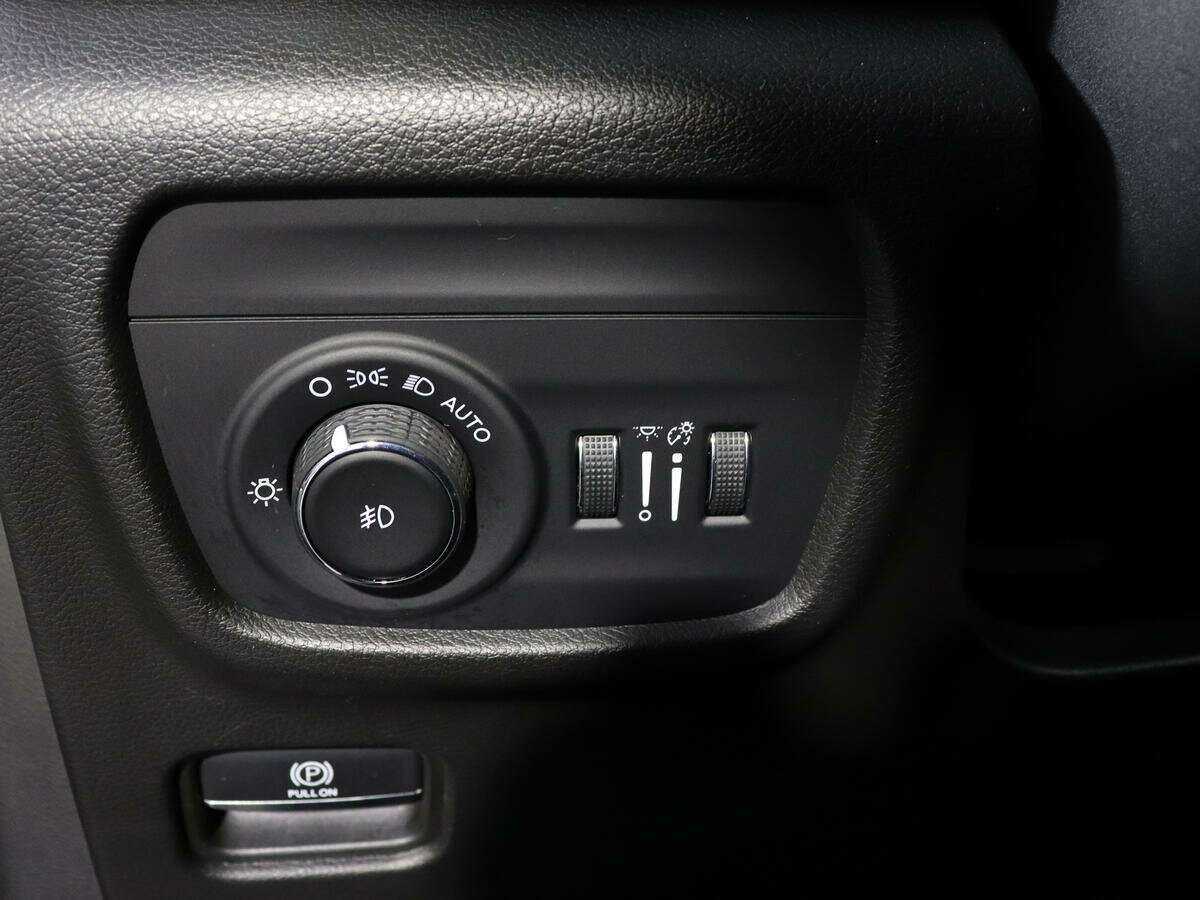 Купить Jeep Grand Cherokee с пробегом. Фото: #19