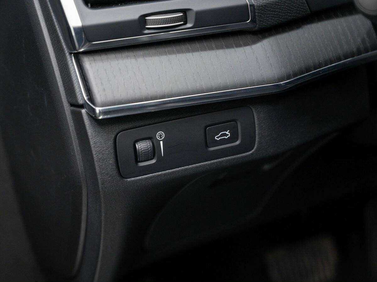 Купить Volvo XC90 с пробегом. Фото: #16