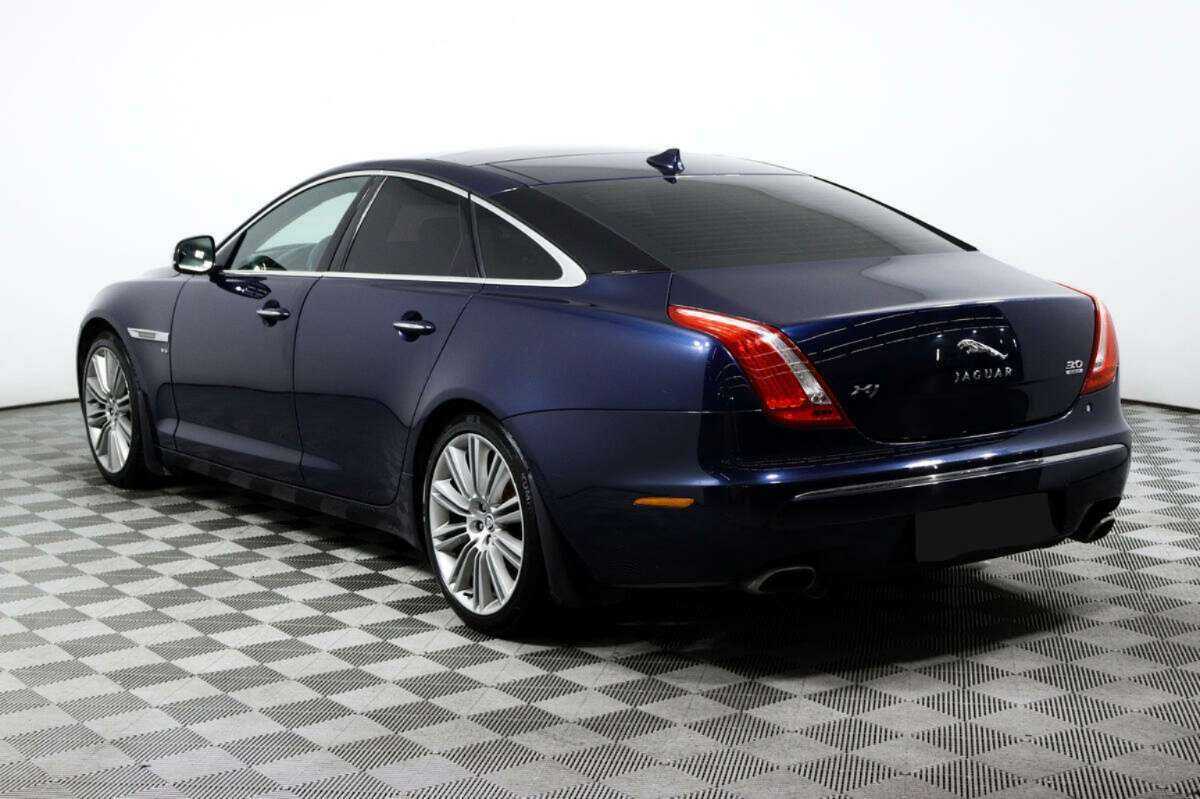 Купить Jaguar XJ с пробегом. Фото: #6