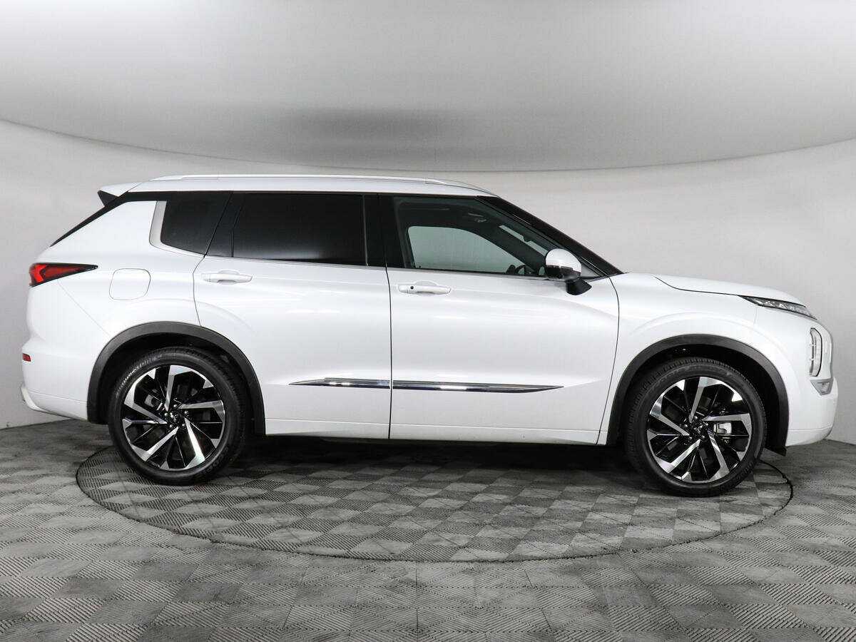 Купить Mitsubishi Outlander с пробегом. Фото: #3