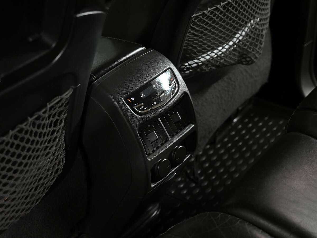 Купить Cadillac SRX с пробегом. Фото: #14