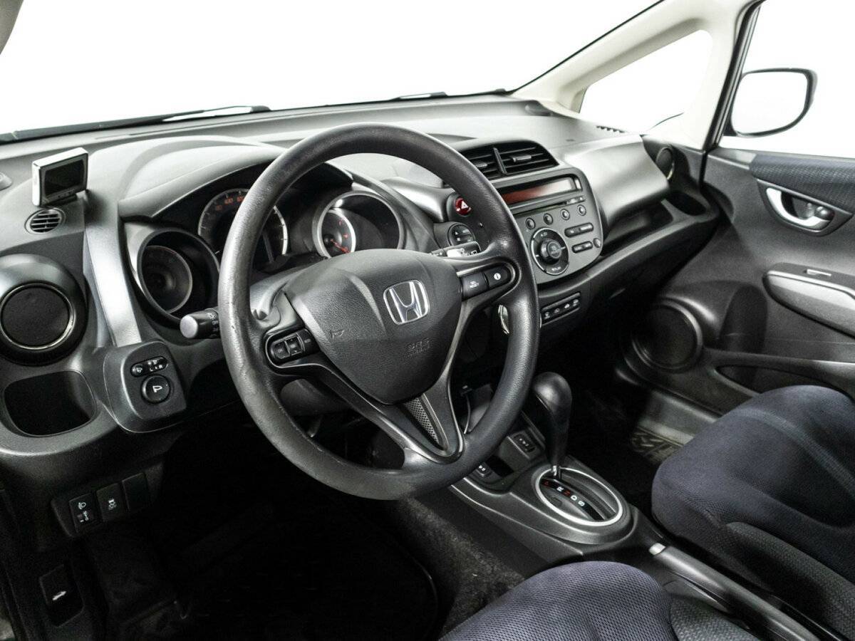 Купить Honda Jazz с пробегом. Фото: #10
