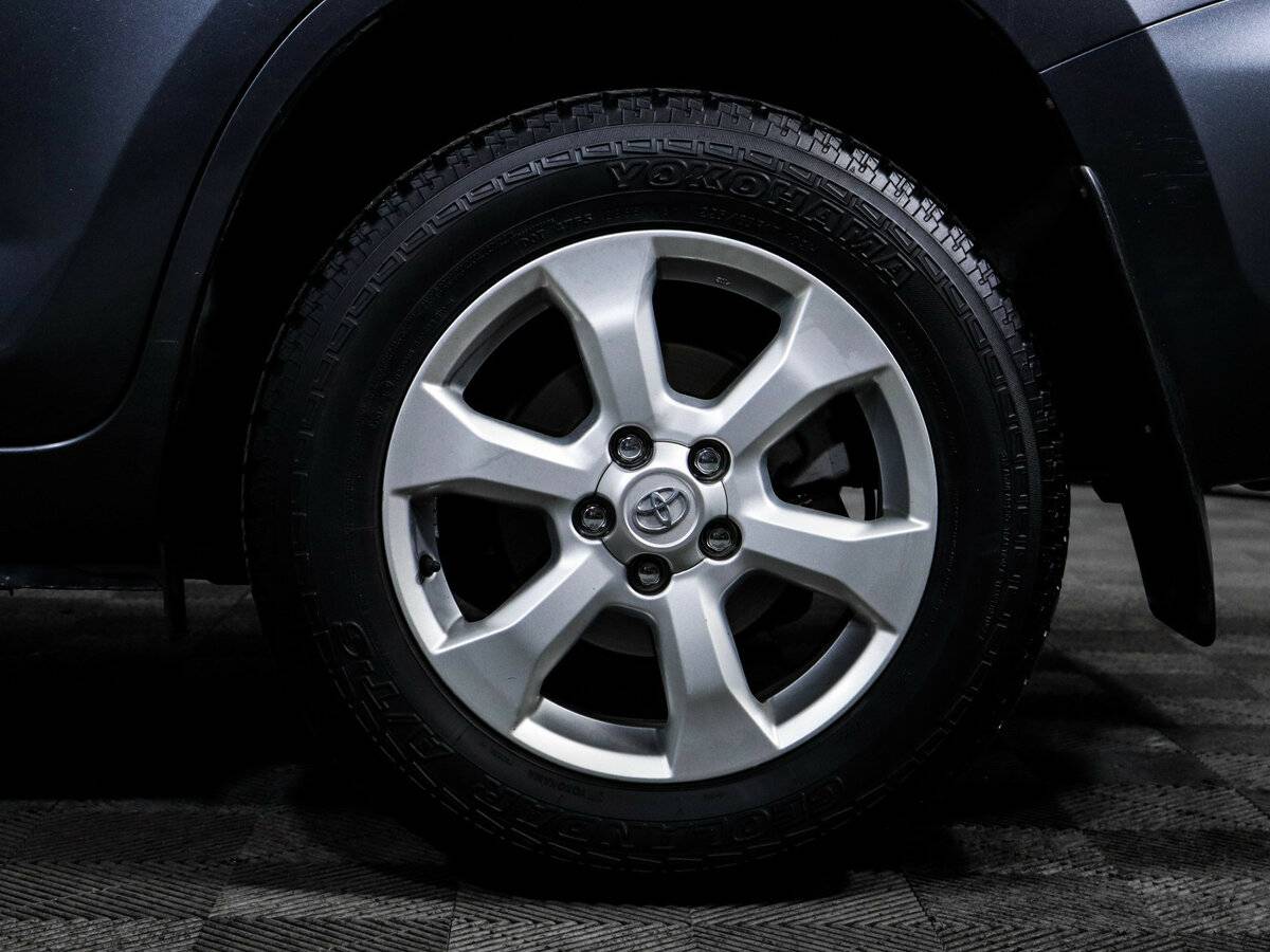 Купить Toyota RAV4 с пробегом. Фото: #11