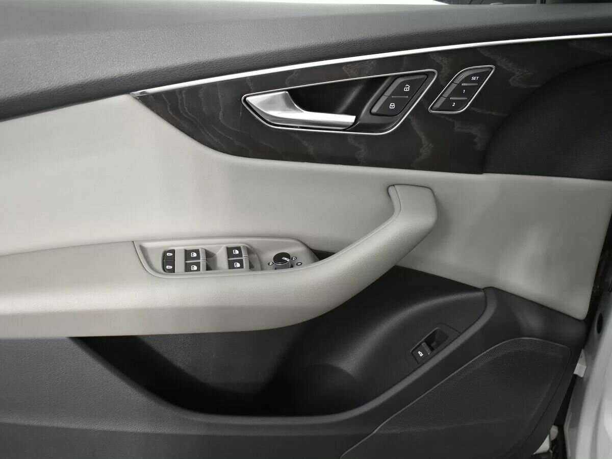 Купить Audi Q8 с пробегом. Фото: #21