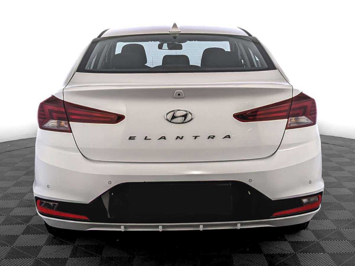 Купить Hyundai Elantra с пробегом. Фото: #5
