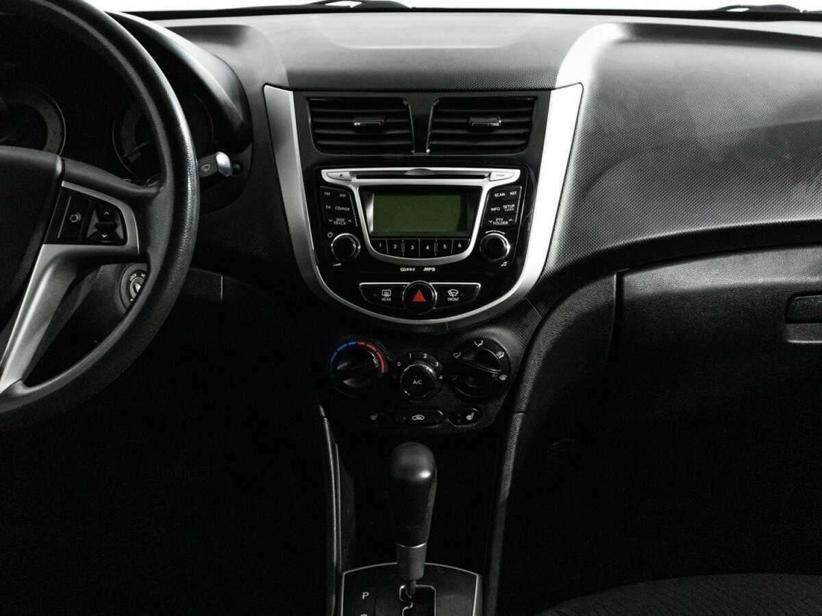 Купить Hyundai Solaris с пробегом. Фото: #13