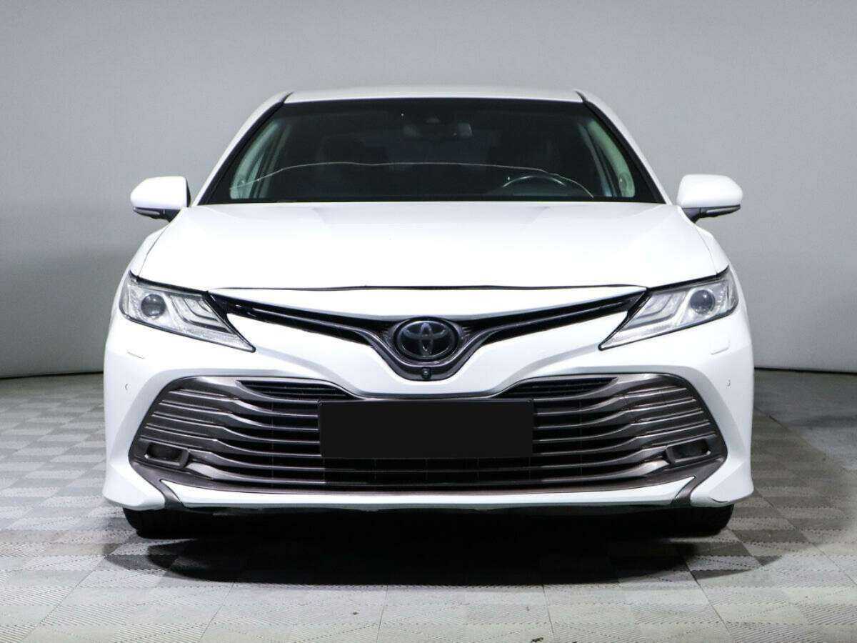 Купить Toyota Camry с пробегом. Фото: #1