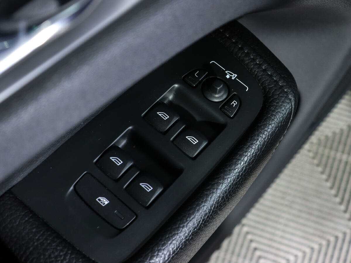 Купить Volvo XC60 с пробегом. Фото: #16