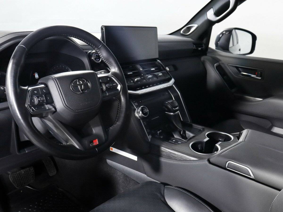 Купить Toyota Land Cruiser с пробегом. Фото: #13