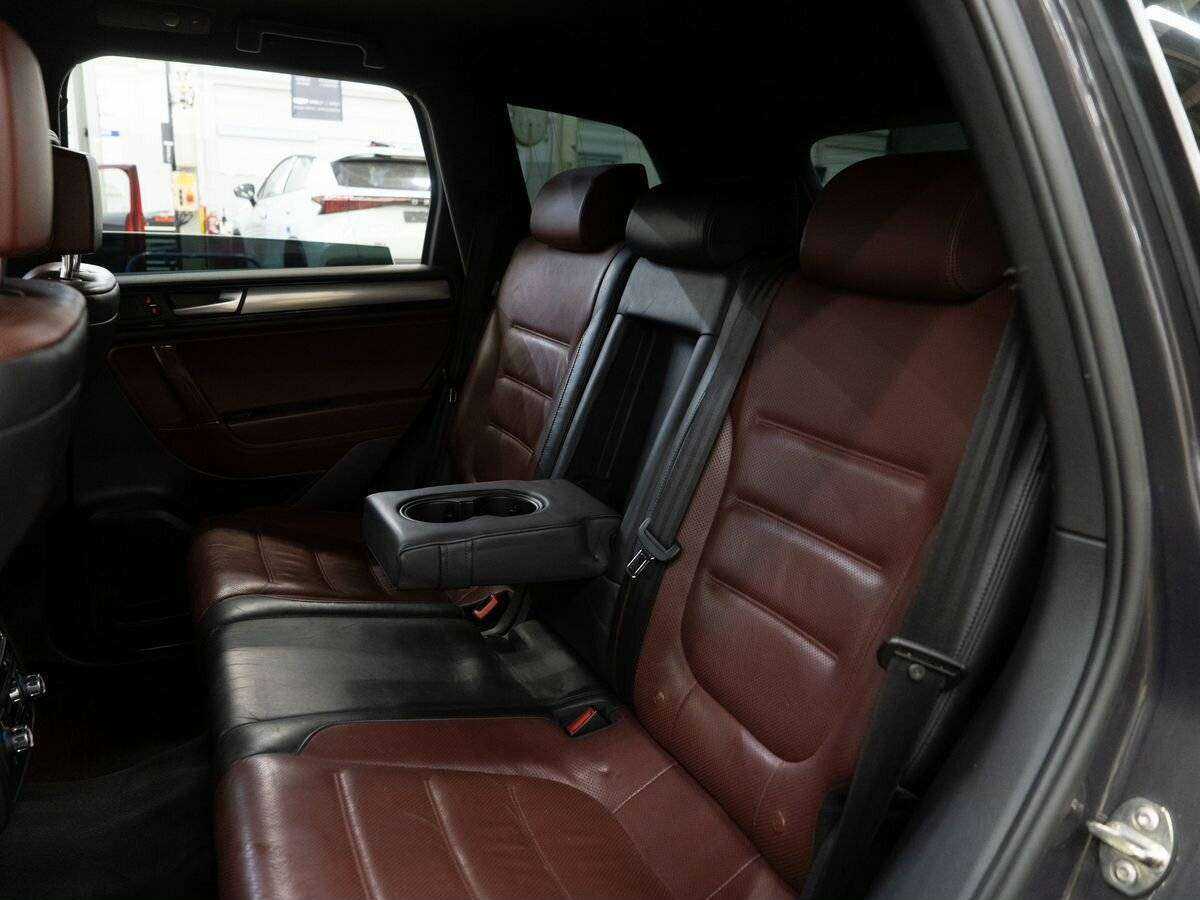 Купить Volkswagen Touareg с пробегом. Фото: #6