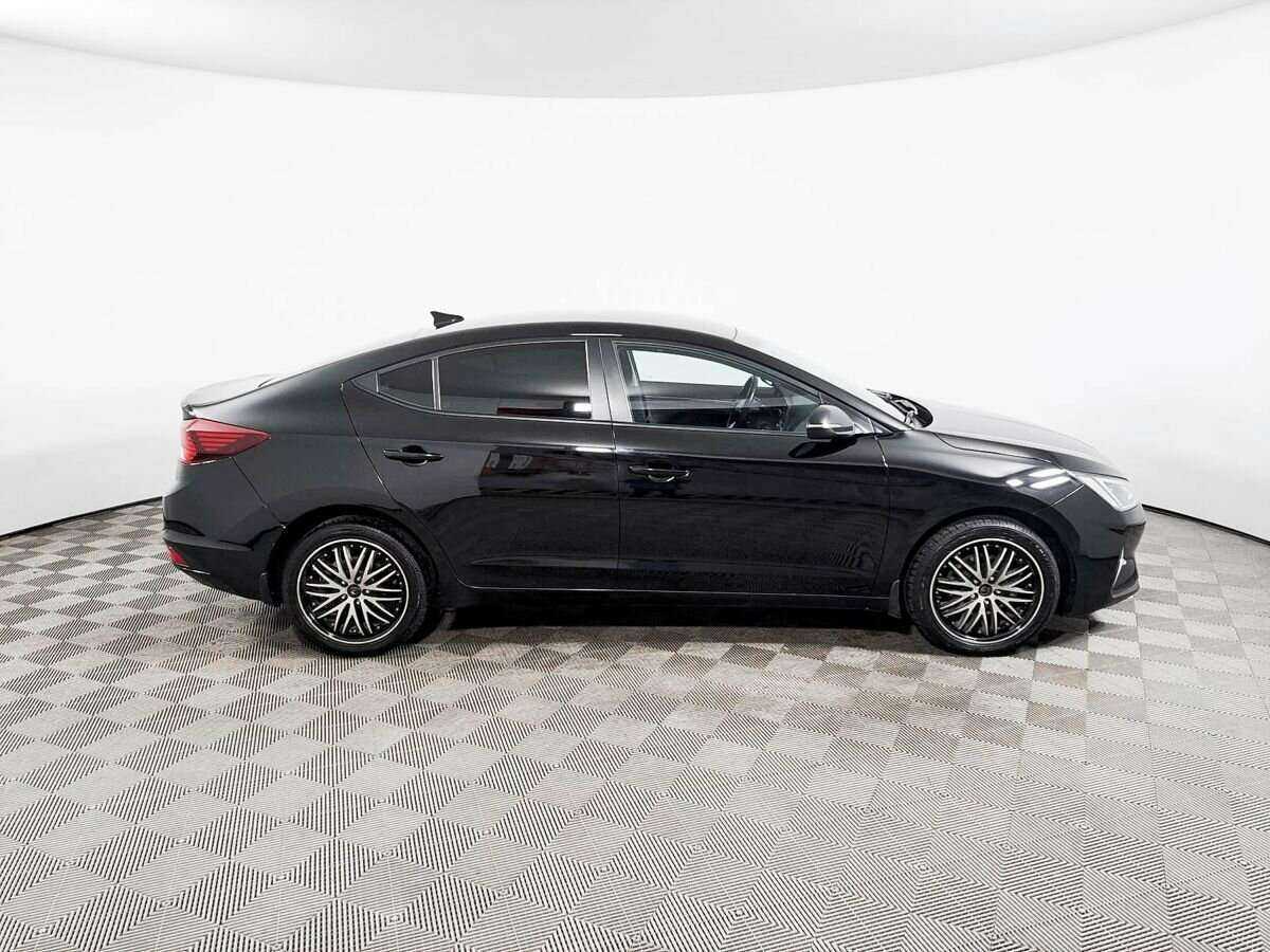 Купить Hyundai Elantra с пробегом. Фото: #2