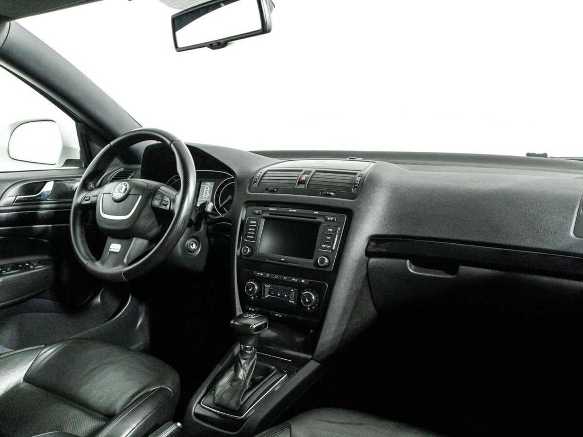 Купить Skoda Octavia RS с пробегом. Фото: #8