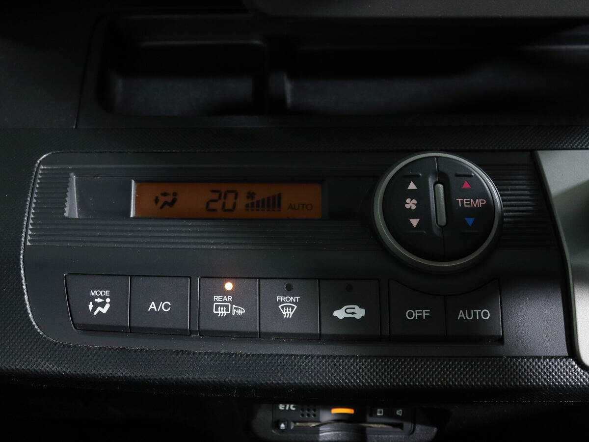 Купить Honda Freed с пробегом. Фото: #14