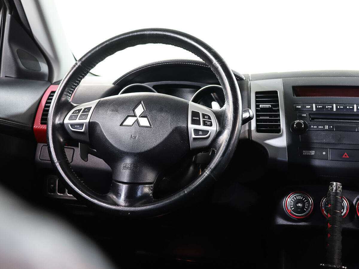 Купить Mitsubishi Outlander с пробегом. Фото: #12
