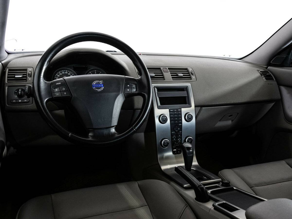 Купить Volvo S40 с пробегом. Фото: #10