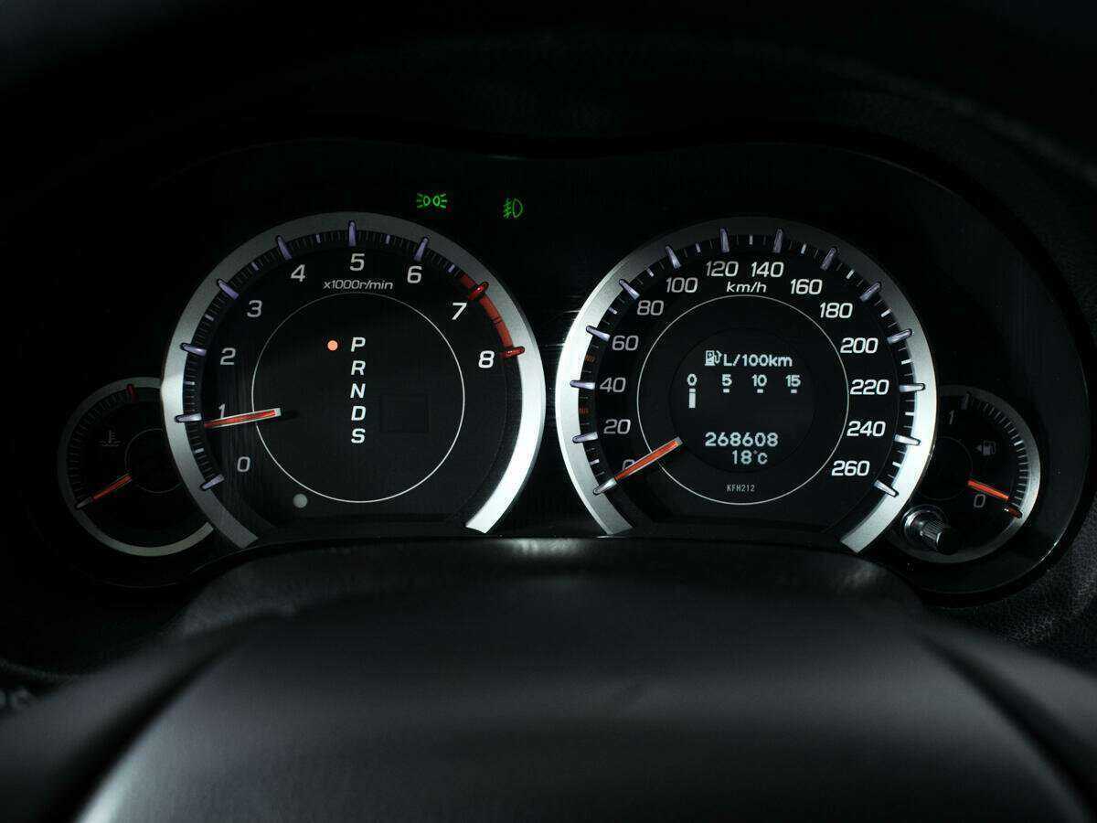 Купить Honda Accord с пробегом. Фото: #10