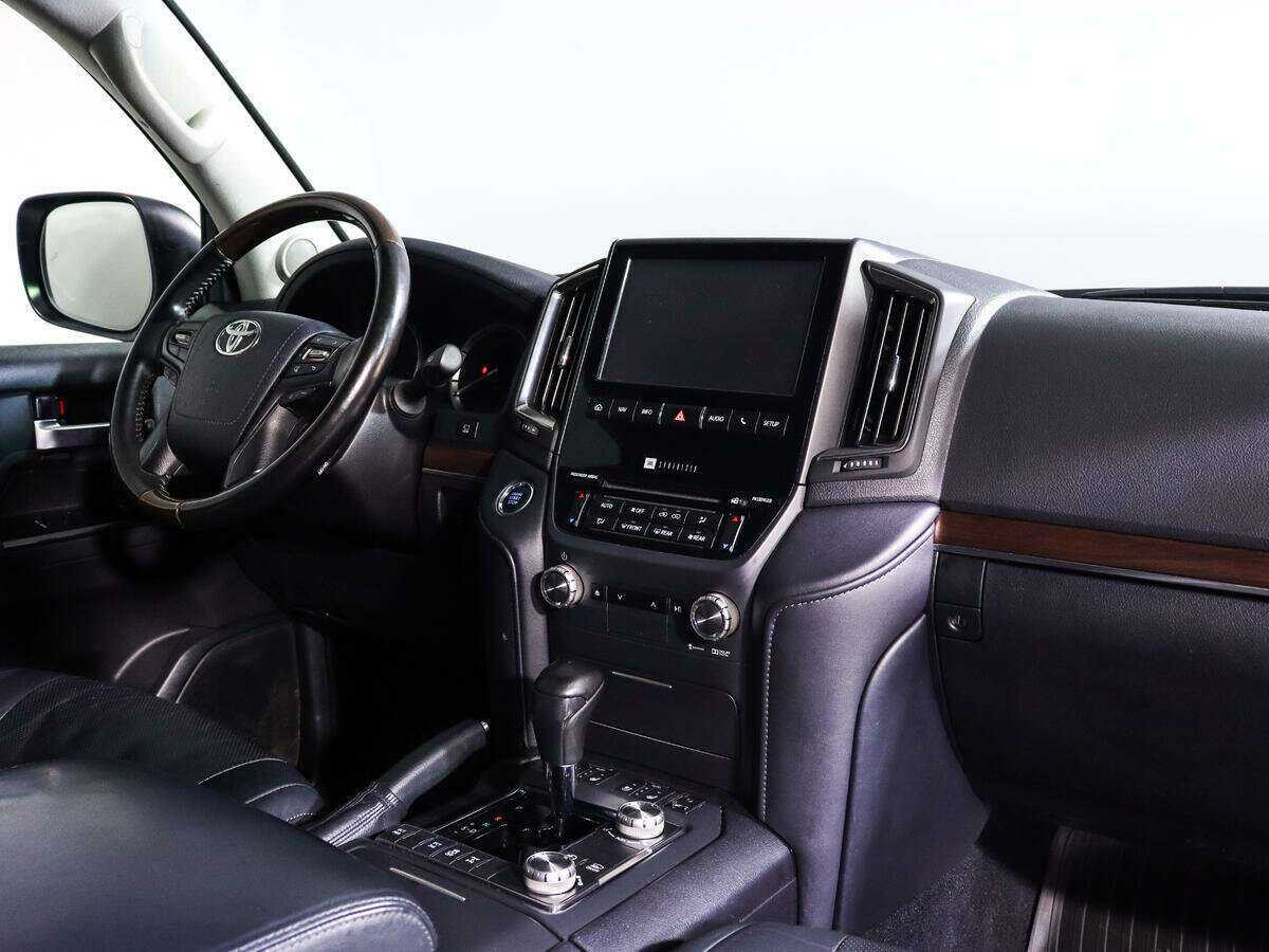 Купить Toyota Land Cruiser с пробегом. Фото: #8