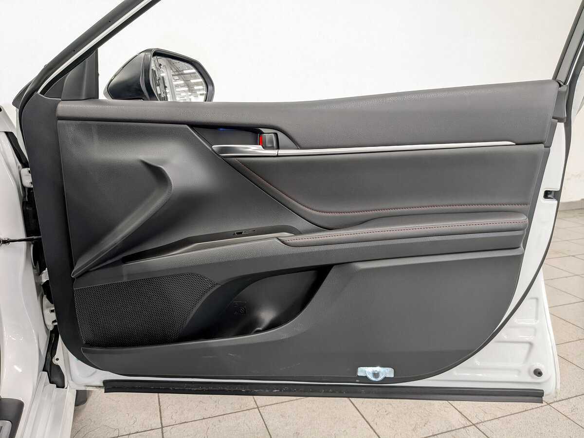 Купить Toyota Camry с пробегом. Фото: #24