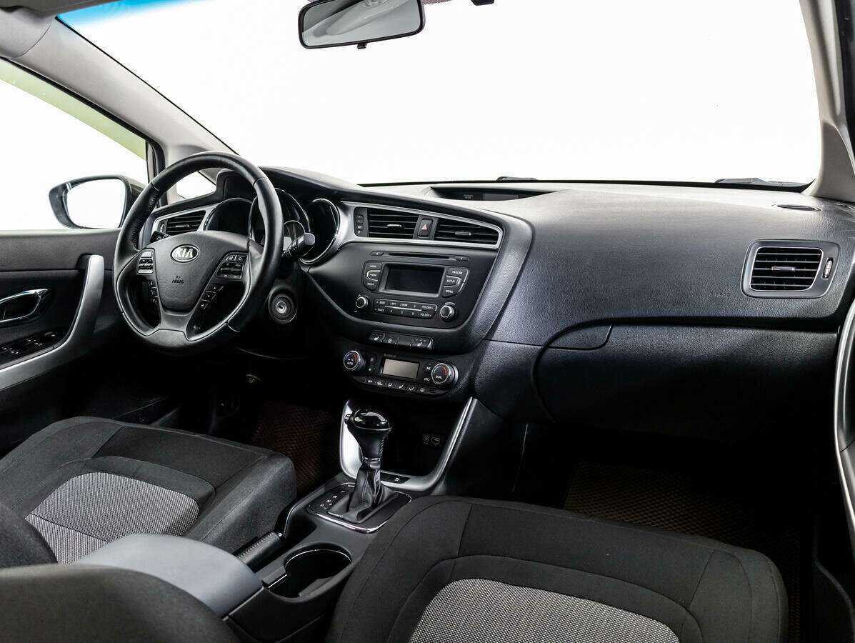 Купить Kia Ceed с пробегом. Фото: #8