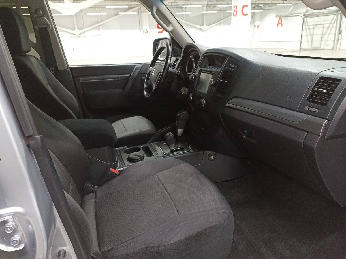 Купить Mitsubishi Pajero с пробегом. Фото: #10