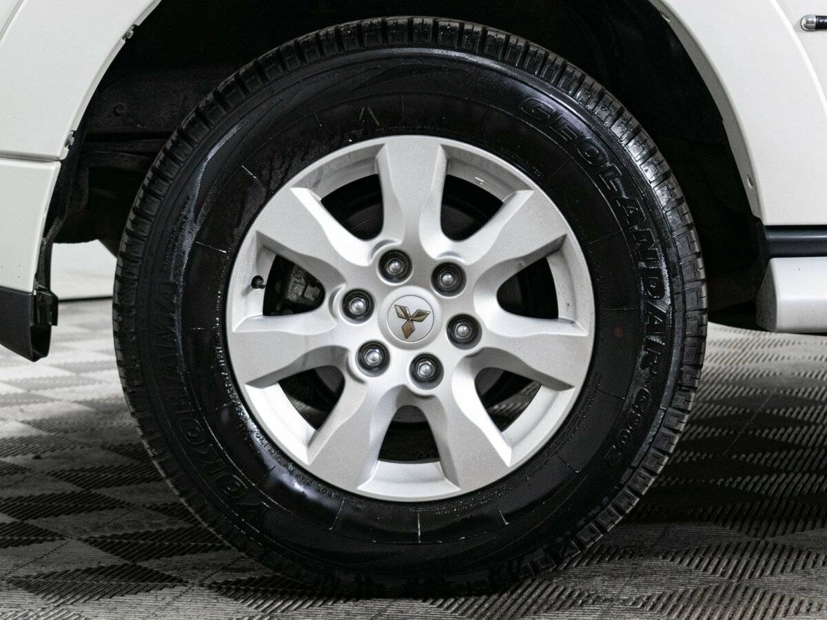 Купить Mitsubishi Pajero с пробегом. Фото: #16