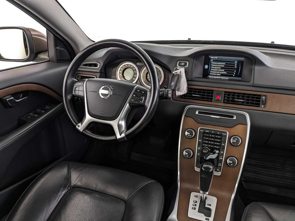 Купить Volvo XC70 с пробегом. Фото: #16