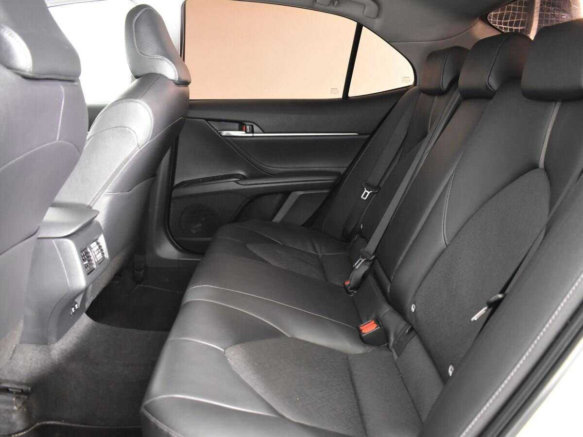 Купить Toyota Camry с пробегом. Фото: #19