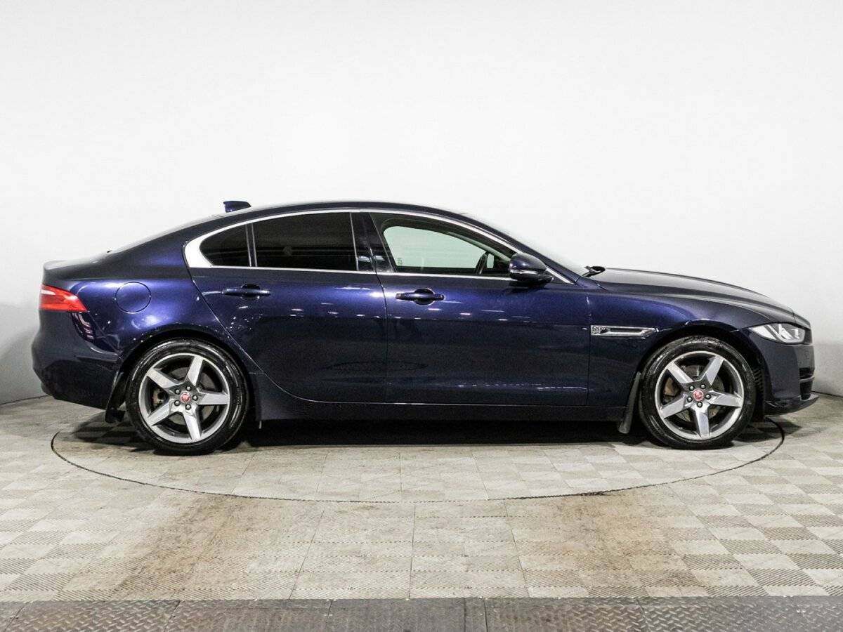 Купить Jaguar XE с пробегом. Фото: #3