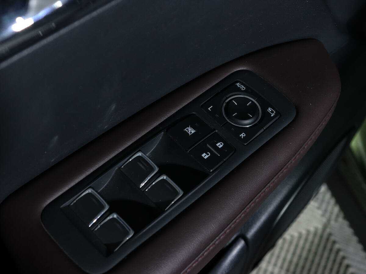 Купить Lexus RX с пробегом. Фото: #17