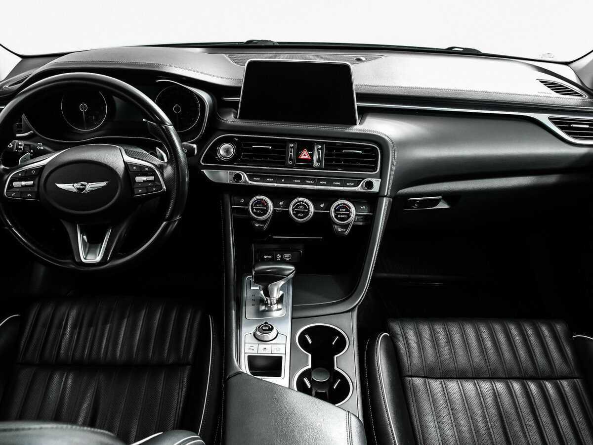Купить Genesis G70 с пробегом. Фото: #10