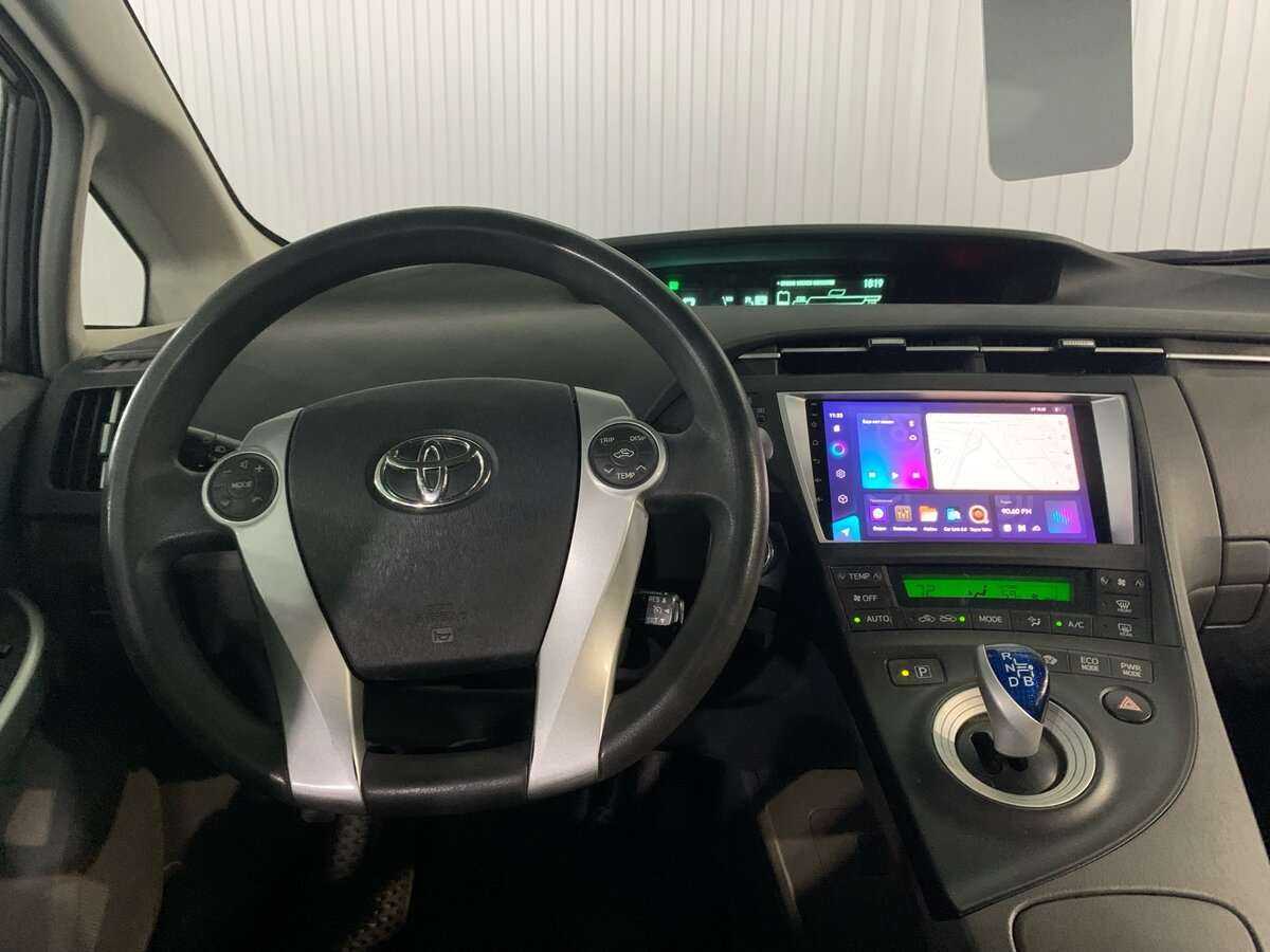 Купить Toyota Prius с пробегом. Фото: #9