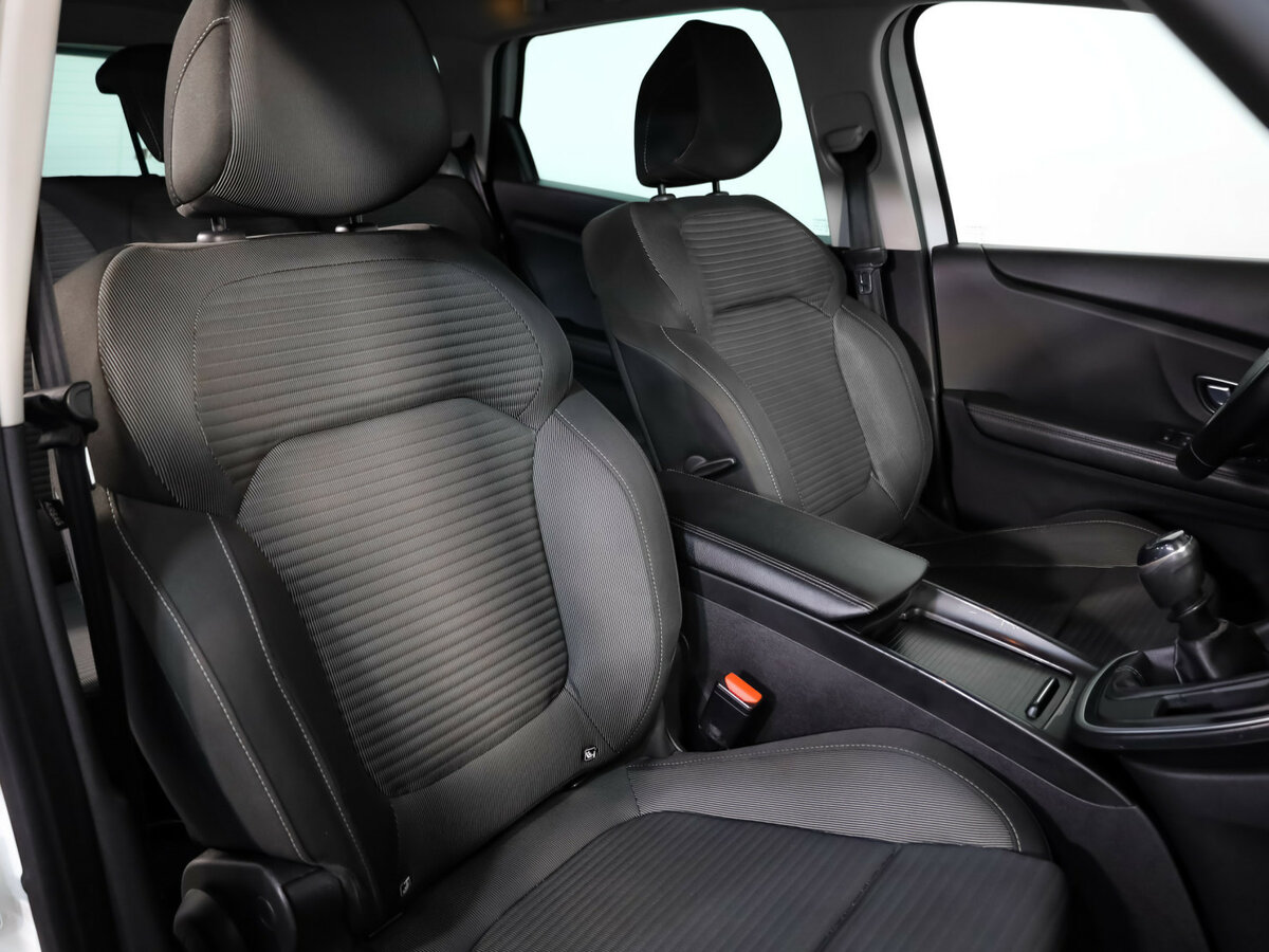 Купить Renault Scenic с пробегом. Фото: #11