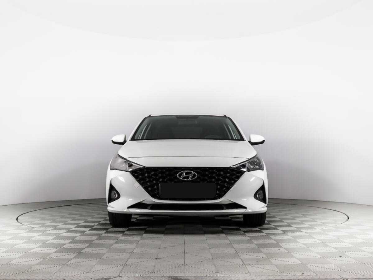 Купить Hyundai Solaris с пробегом. Фото: #1