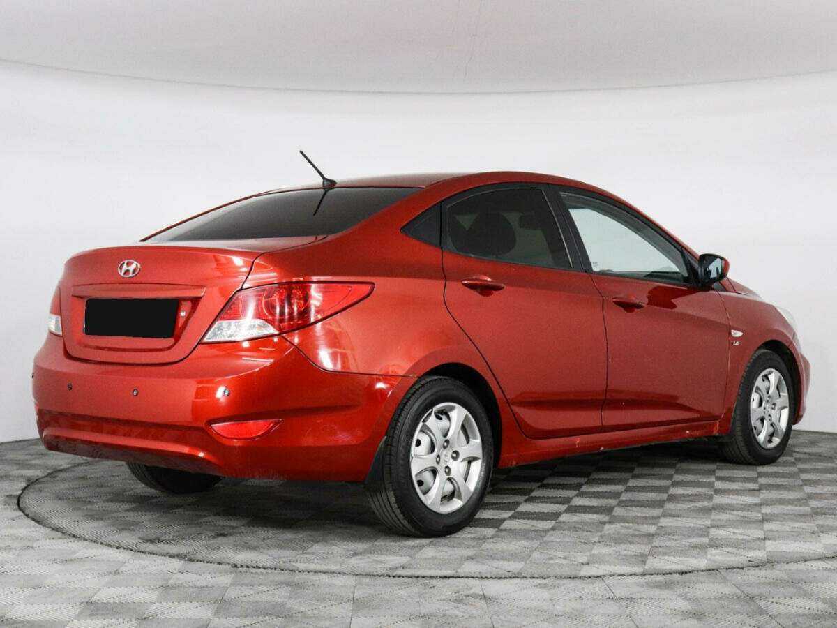 Купить Hyundai Solaris с пробегом. Фото: #2